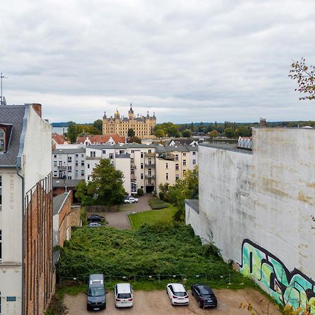 Schlosskoenig - Modernes & Zentrales Apartment Mit Balkon Und Arbeitsplatz ชเวียรีน ภายนอก รูปภาพ