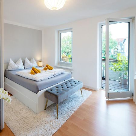 Schlosskoenig - Modernes & Zentrales Apartment Mit Balkon Und Arbeitsplatz ชเวียรีน ภายนอก รูปภาพ