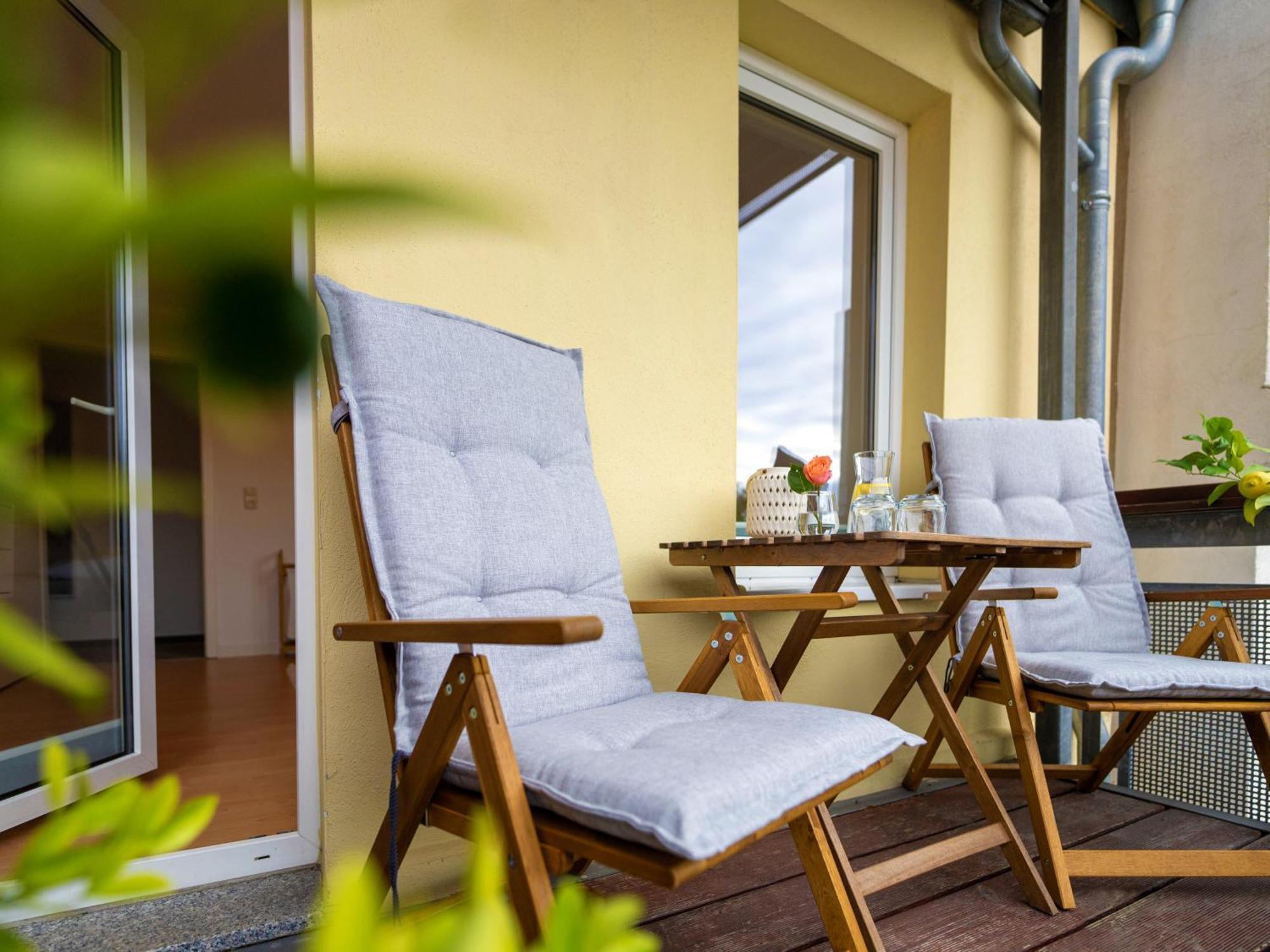 Schlosskoenig - Modernes & Zentrales Apartment Mit Balkon Und Arbeitsplatz ชเวียรีน ภายนอก รูปภาพ
