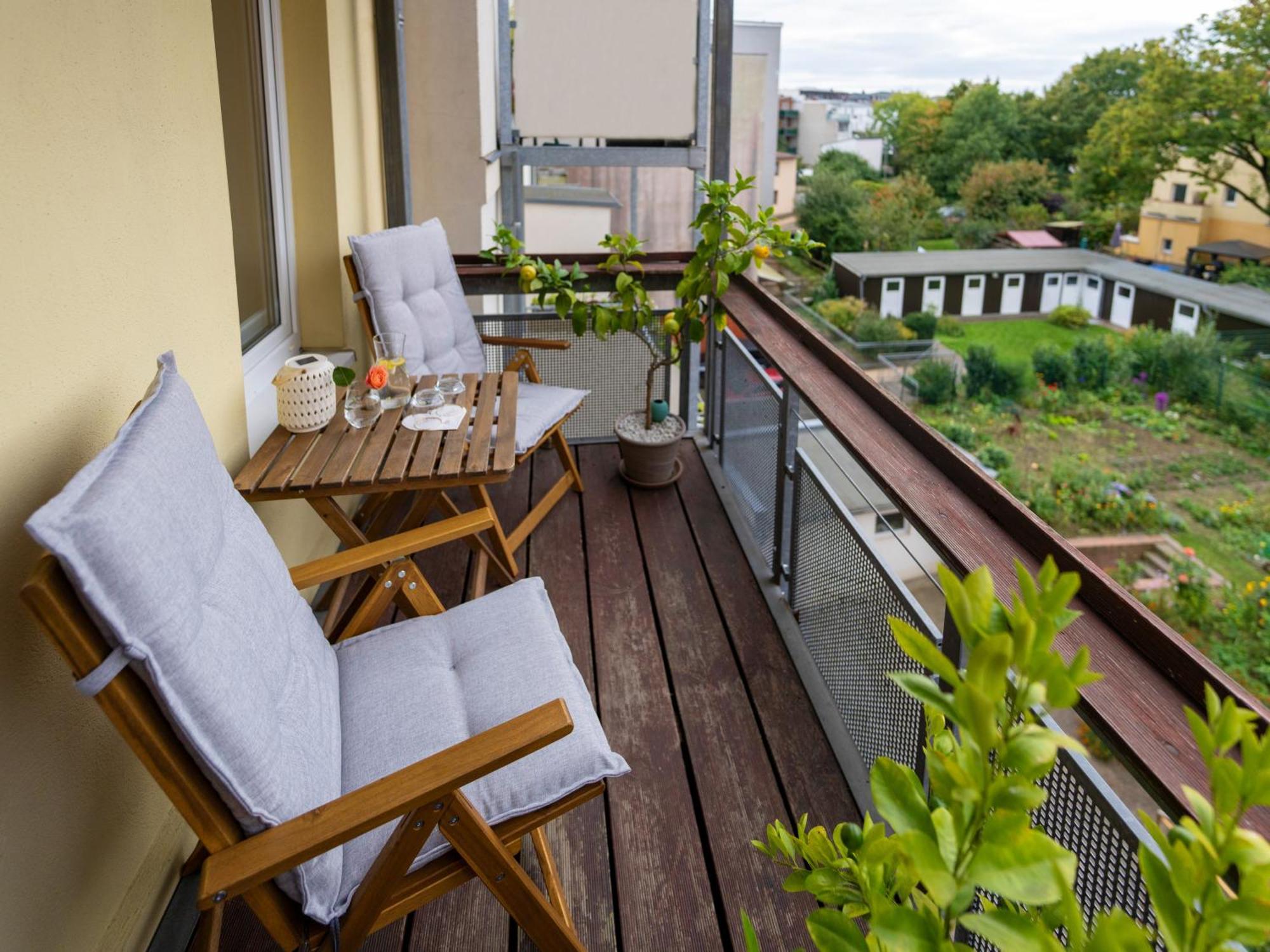 Schlosskoenig - Modernes & Zentrales Apartment Mit Balkon Und Arbeitsplatz ชเวียรีน ภายนอก รูปภาพ
